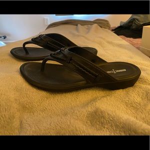 Minnetonka sandals 9